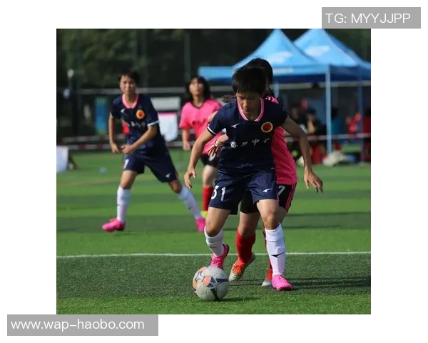 足球场上的梦想与激情交织的旋律与歌词探讨 足球场上的梦想与激情交织的旋律与歌词探讨