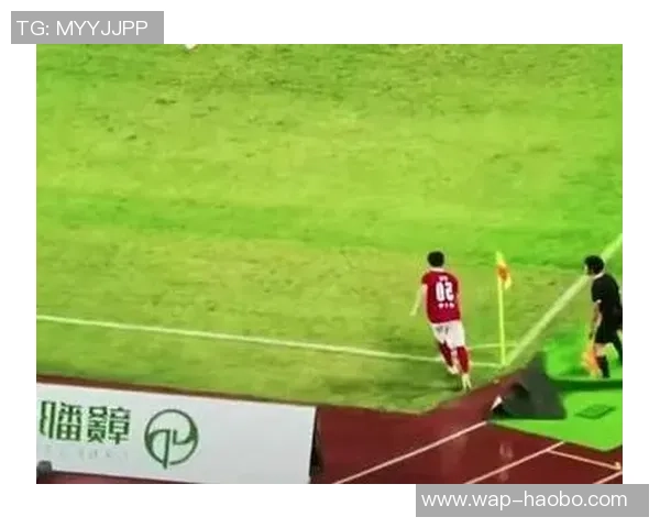 角球战术奇迹足球场上的绝妙破门瞬间解析与精彩回顾 角球战术奇迹足球场上的绝妙破门瞬间解析与精彩回顾