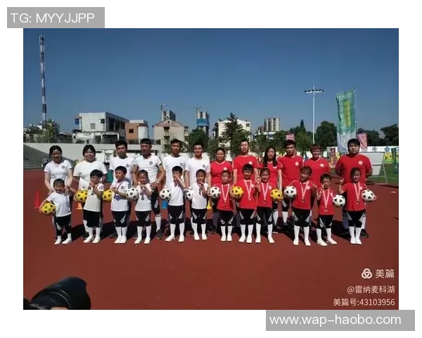 足球前锋的基本素质与技能要求全面解析与培养建议